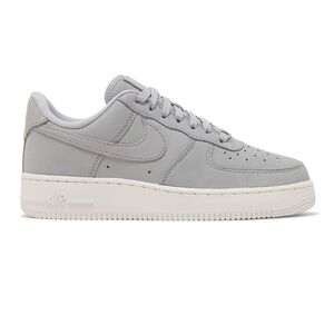 Nike women’s Air Force 1 Low Grey Sneakers, size 8